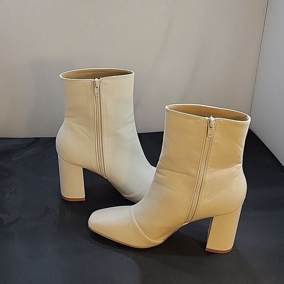 FASHION NOVA SIDE ZIP CHUNKY HEELED CLASSIC BOOTS - Picture 6 of 16